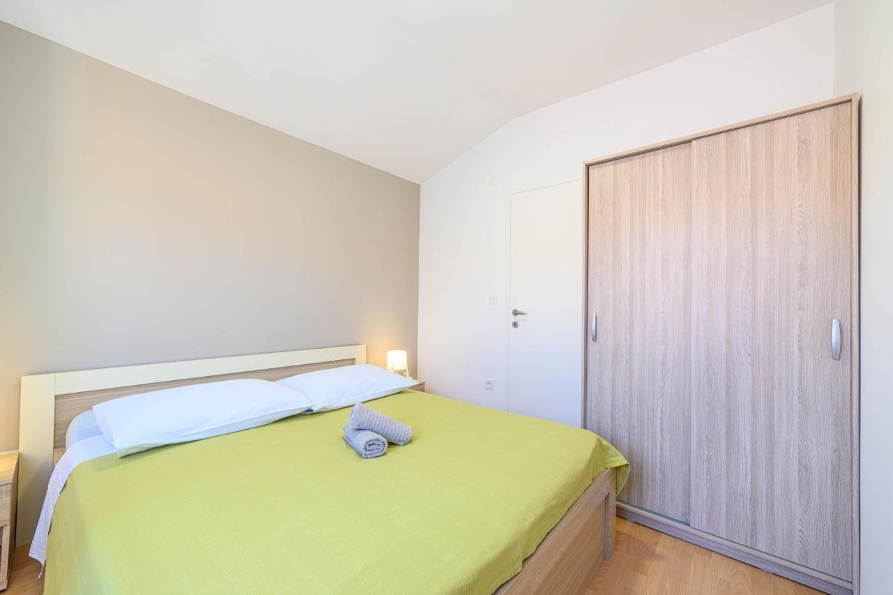 Apartman Maslina シベニク エクステリア 写真