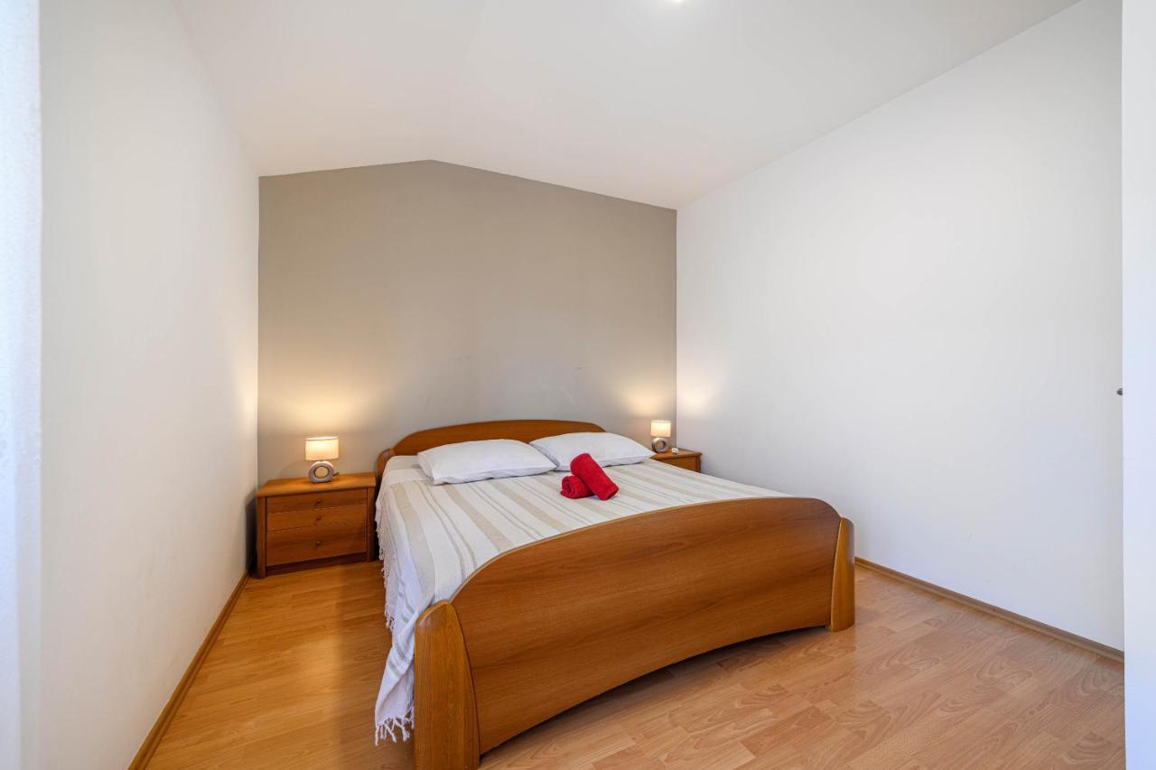 Apartman Maslina シベニク エクステリア 写真